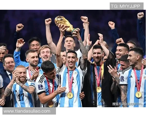 39岁足球明星依然闪耀赛场展现不凡实力与激情